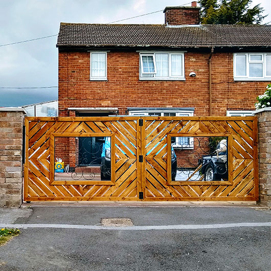 driveway metal & wood gate