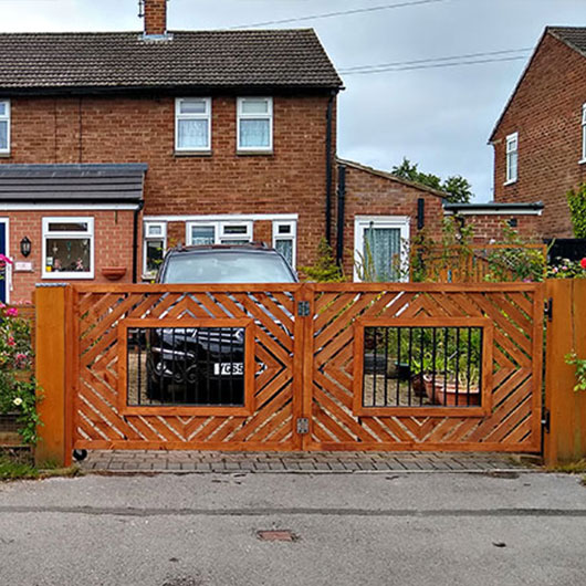 bifolding gate